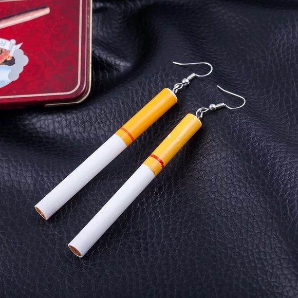 Plastic cigarette butt earrings two styles - Picture 3 of 4